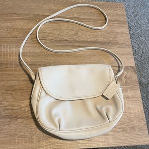 Vintage white coach 0505-109 crossbody